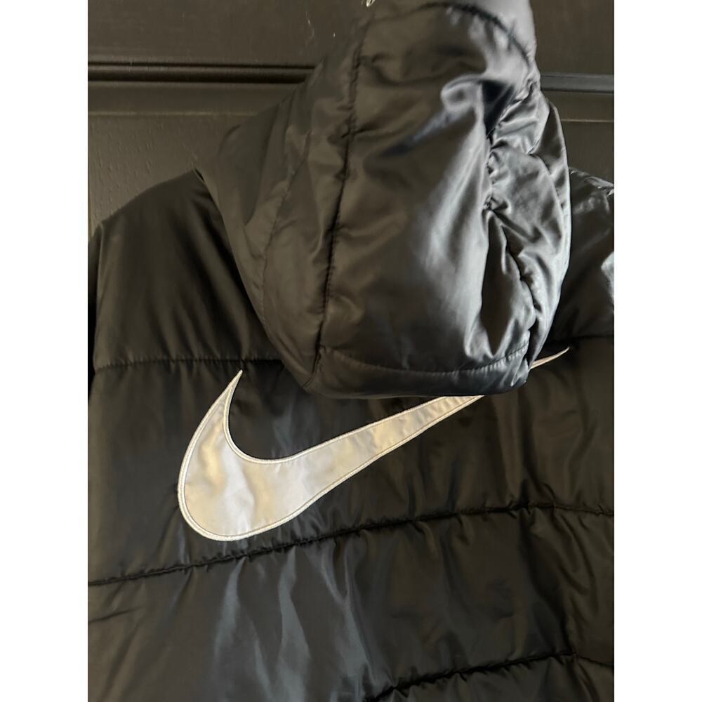Nike Therma-Fit Black Hooded Sportswear Big Swoosh Zip Up Puffer Jacket Size M - Picture 3 of 10